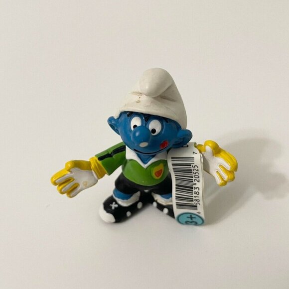 Smurfs Goalkeeper Smurf Soccer Goalie Figure PVC Toy Figurine - Picture 11 of 12